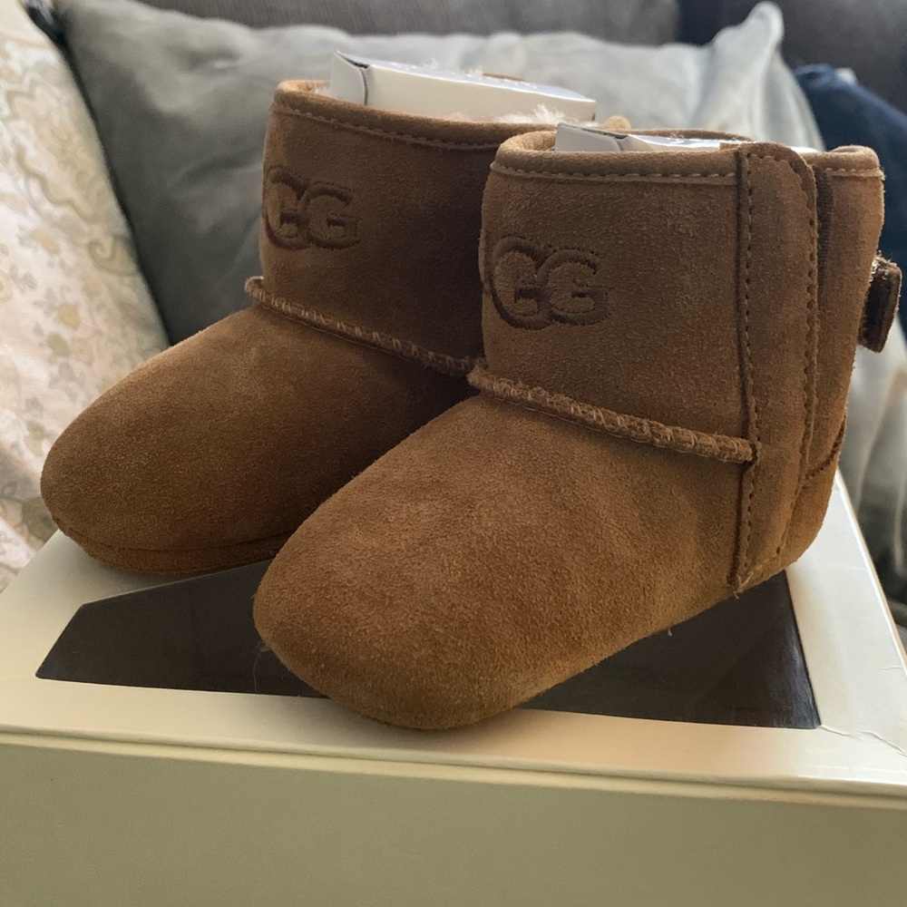❗️❗️SOLD❗️❗️Ugg Jesse II Infant Booties